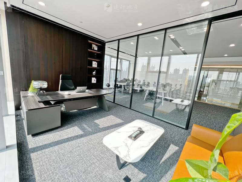 新出特机房丨华商金融中心910平 客户加装空调 精装带家具 _3