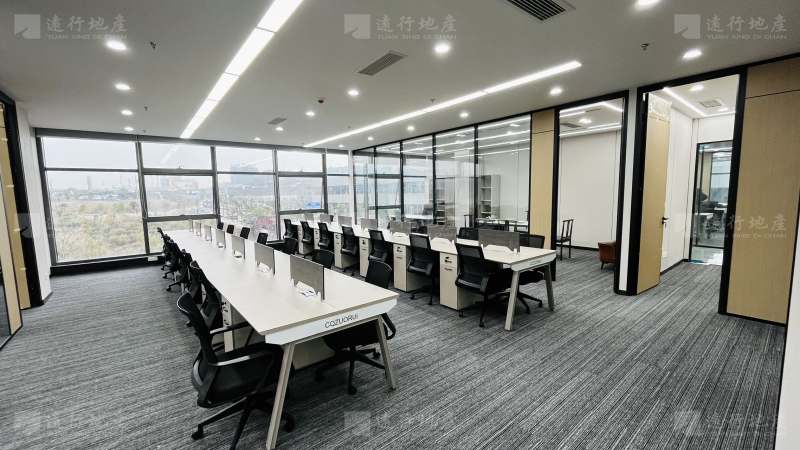 重庆南岸区国汇中心品质写字楼精装带家具正对电梯口采光优_4