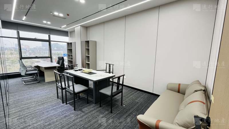 重庆南岸区国汇中心品质写字楼精装带家具正对电梯口采光优_7