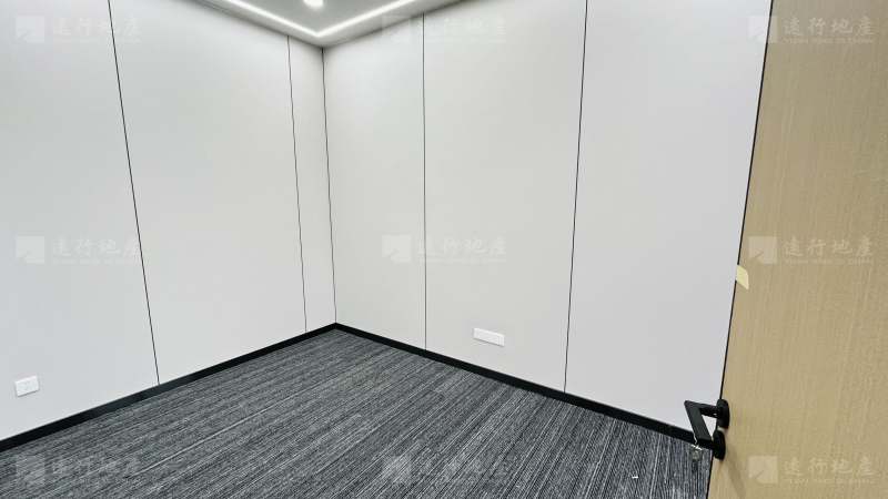 重庆南岸区国汇中心品质写字楼精装带家具正对电梯口采光优_8