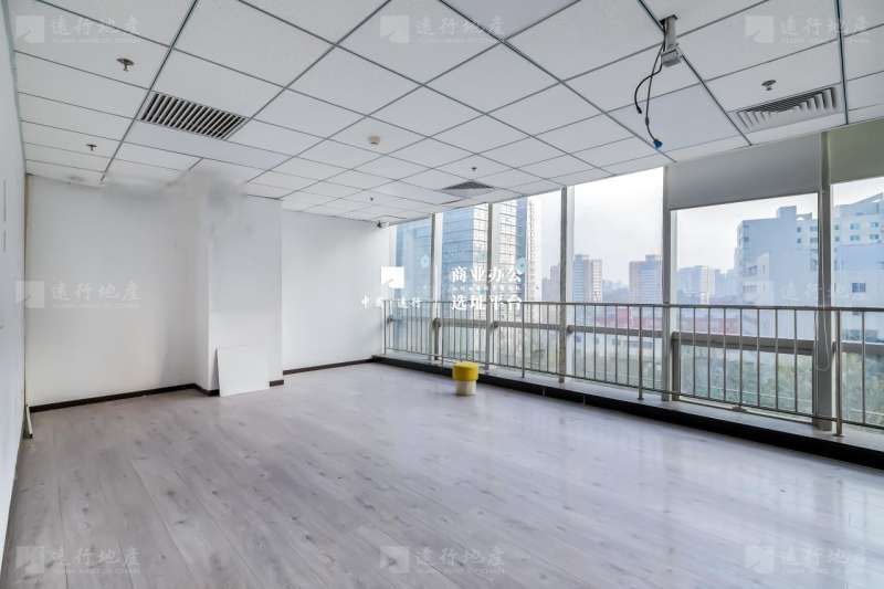 海淀黄庄 银网中心 正对电梯 高层采光 精装修带家具随时可看_3