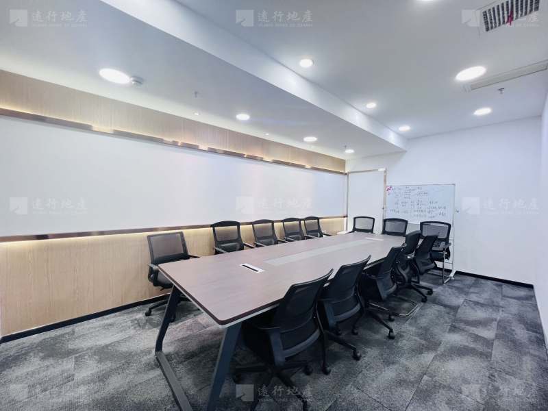 中国·西部电子信息产业中心/594.33平/精装带家具/_4