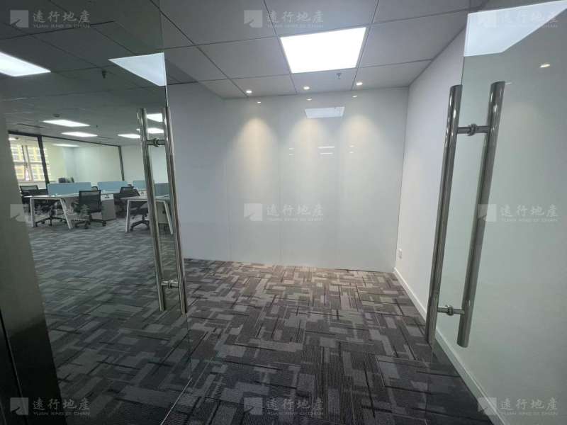 长江贸易大厦 全新装修带家具 户型方正 交通便利 拎包即住_1