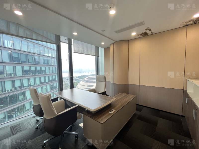 UDC时代大厦精装372平办公室丨家具全带丨随时可看丨_2