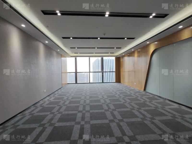 香江金融中心，电梯口位置，交通非常便利，周边商业配套设施完善_5