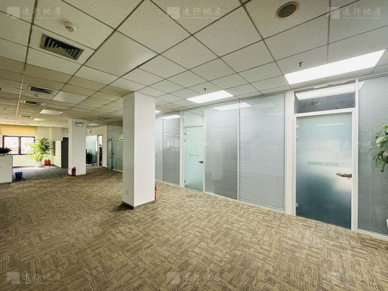 燕莎园区 整层面积包走廊使1500平米的绿化低密度办公 _7