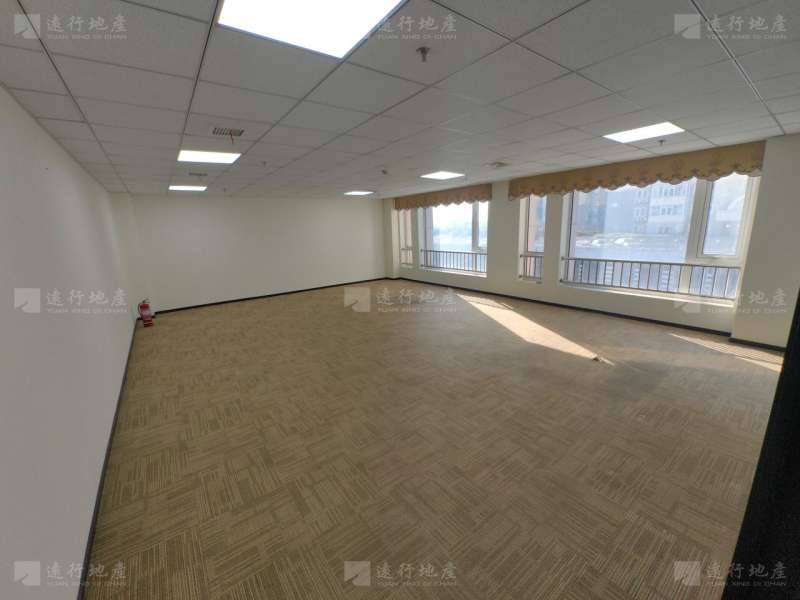 东四环四惠东地铁华腾世纪总部半层580平米精装修带家具车位多_5