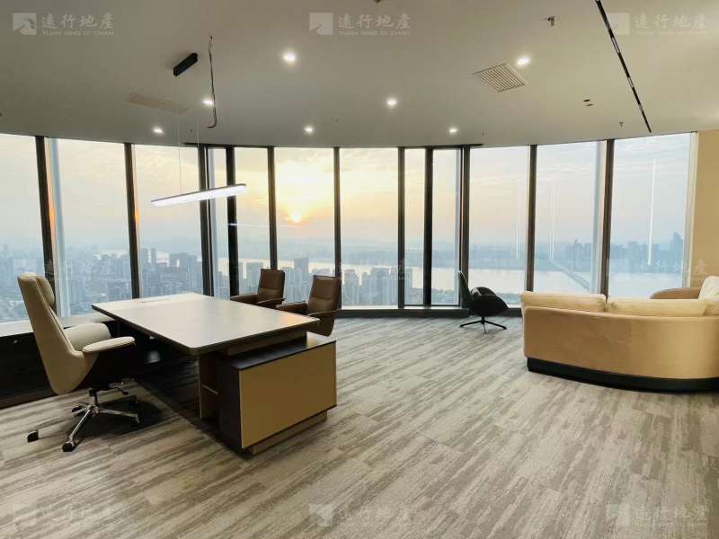 一线江景 靠近电梯口 得房率超高 办公室设施齐全_4
