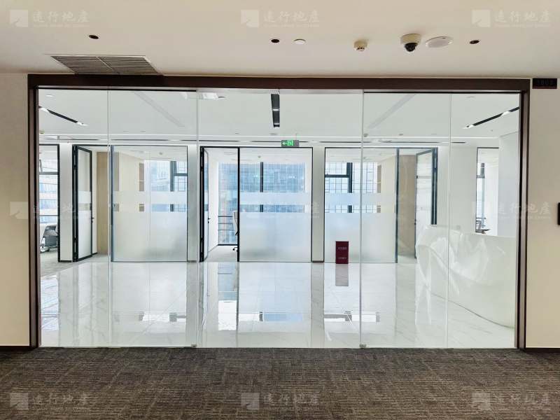 中国银行大厦丨可通上下水丨正对电梯口户型丨双面采光丨侧看江_1