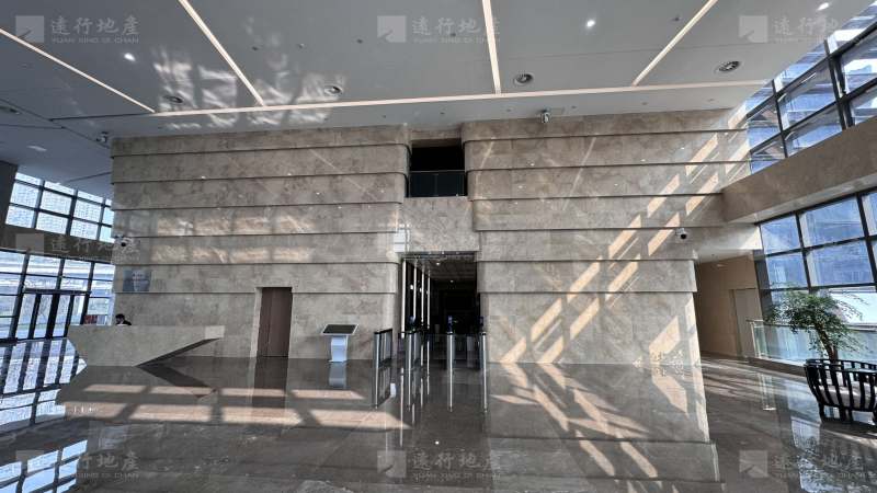 政策重点扶持项目 电梯入户 整层 超大会议室 全新装修出租_3