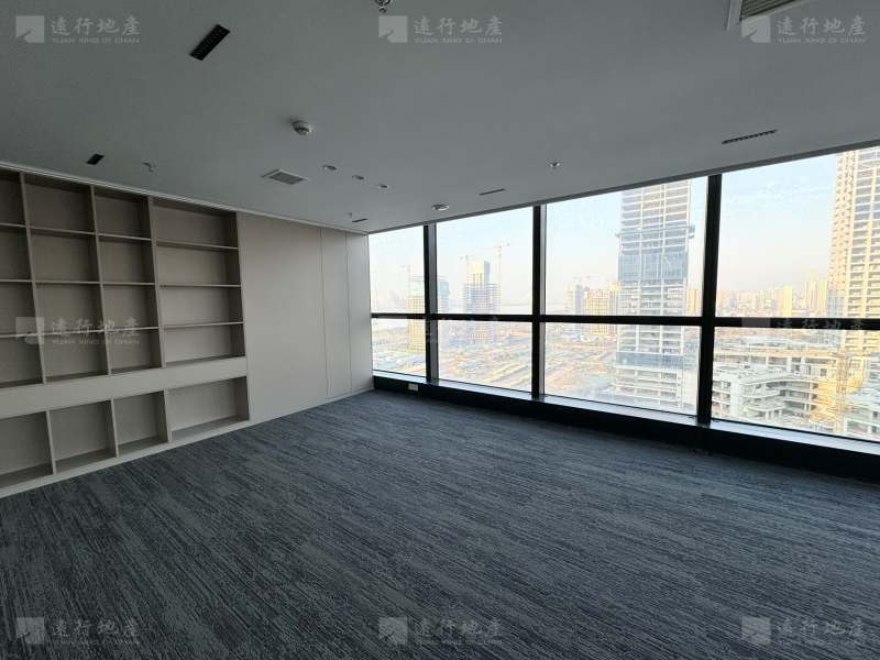 宸胜国际中心 精装修带家具 正对电梯口 一线看江景_7