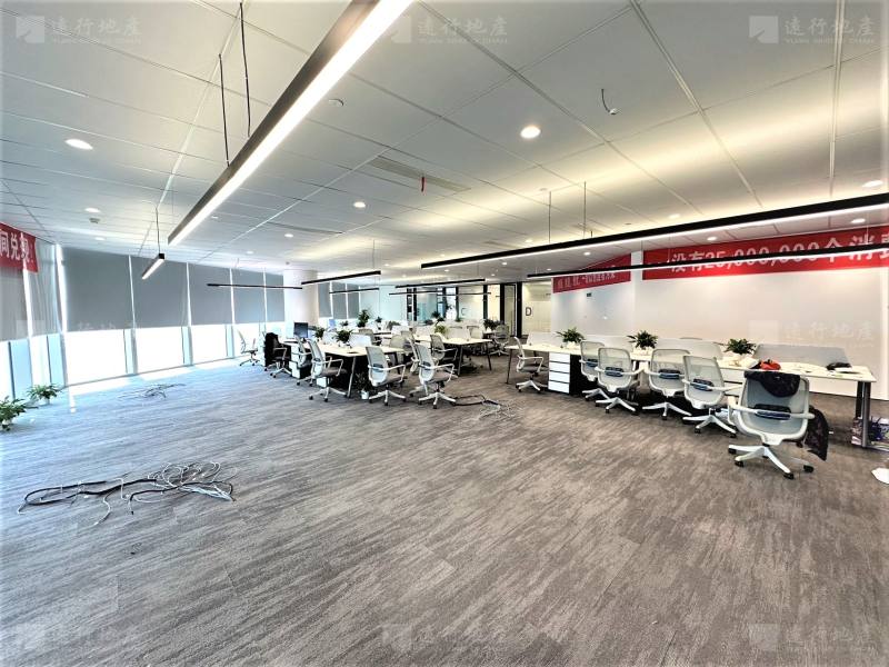 宝龙中心 高端项目 精装修配家具 正对电梯 商业配套齐全_2