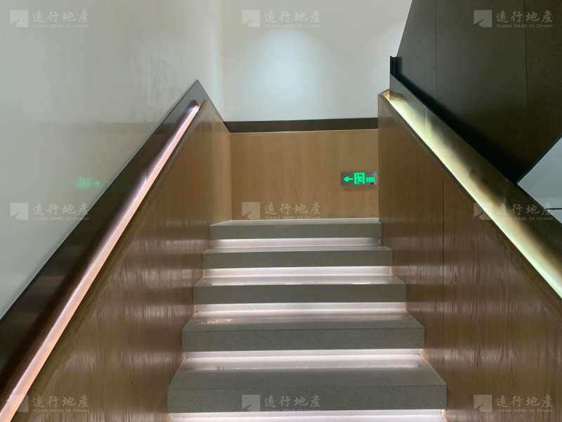 苏州桥办公室丨精装修配家具丨户型方正采光足丨正对电梯户型_3