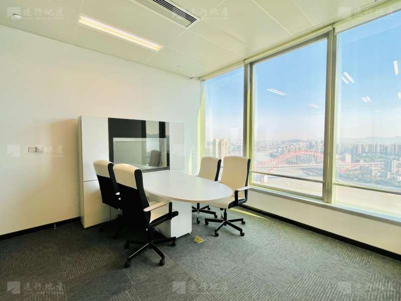 CBD核心位置 现代商务中心 精致办公空间等您入驻！_8