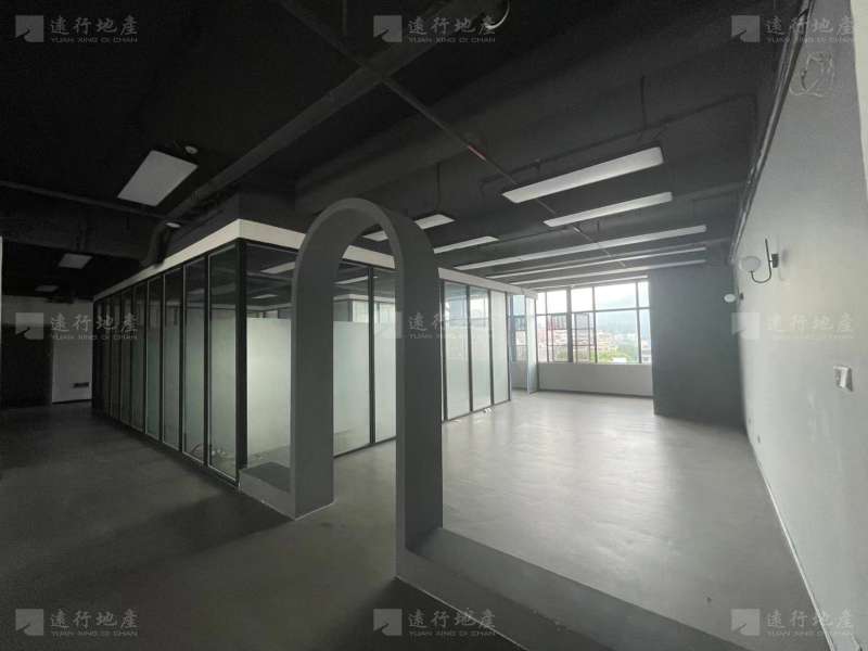 远行丨广州兆联智业968创意园  11个办公室隔间 光线充足_6