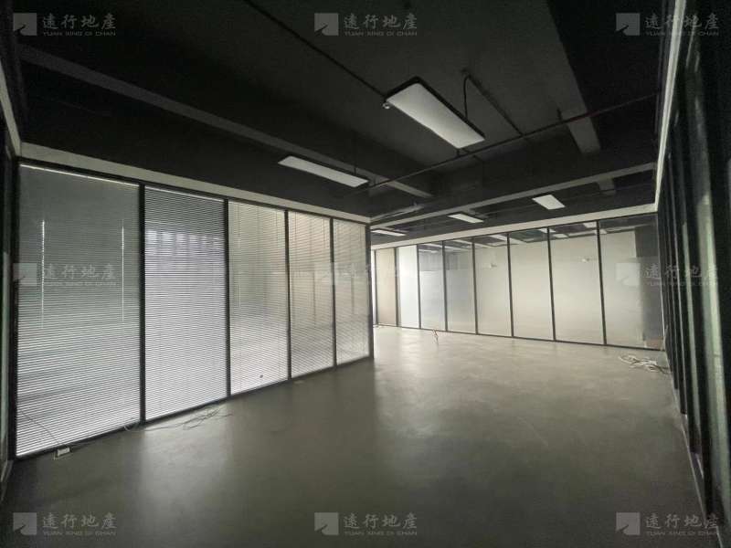 远行丨广州兆联智业968创意园  11个办公室隔间 光线充足_8