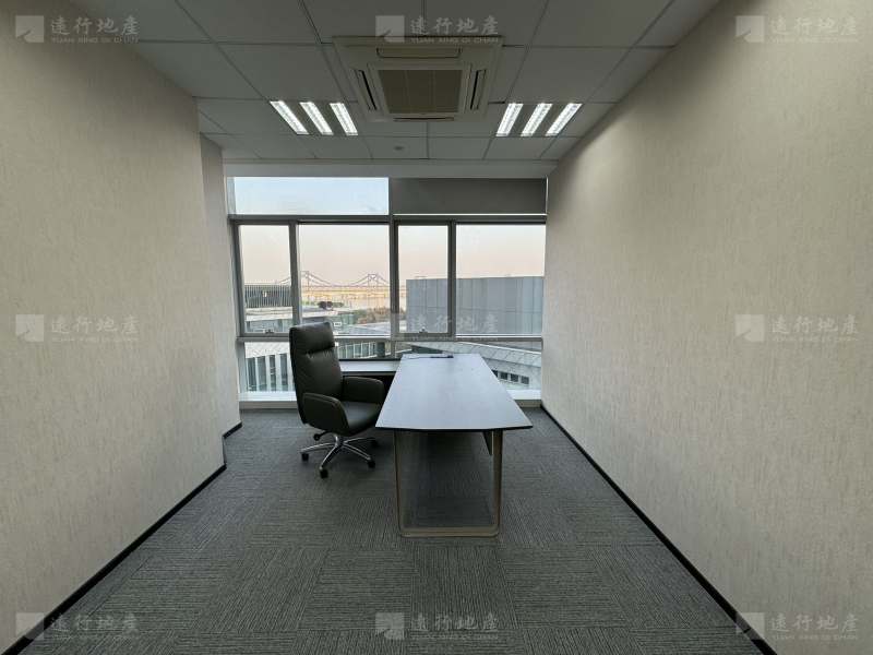 迪凯国际新品办公楼丨一线江景交通便利丨正对电梯口丨临近地铁_4