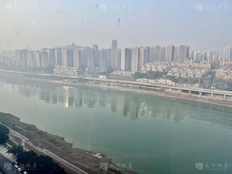 渝中化龙桥丨陆海国际中心，环绕江景，地标楼办公_7