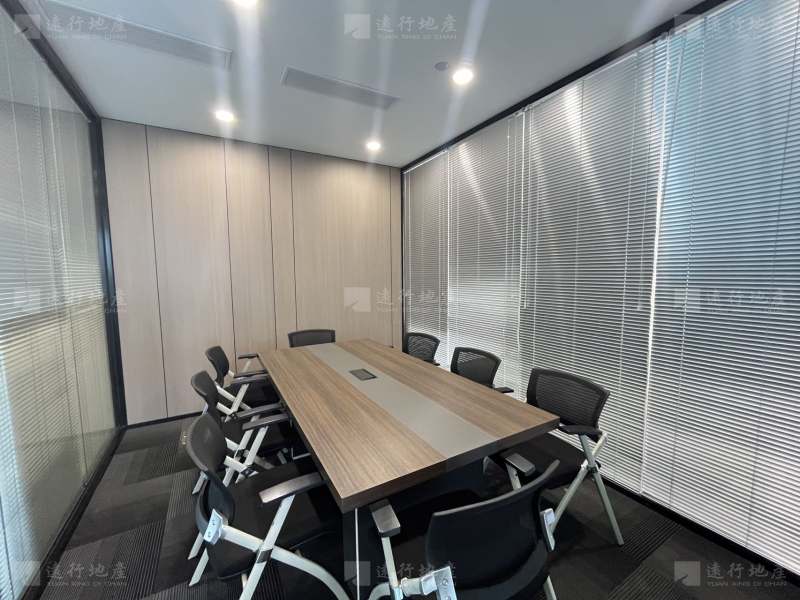 华联时代半层700平办公室丨一线江景丨正对电梯丨家具全带_5