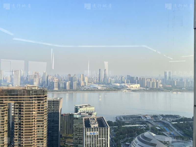 来福士超高区300平办公室丨一线江景丨俯瞰世纪城丨随时可看_1