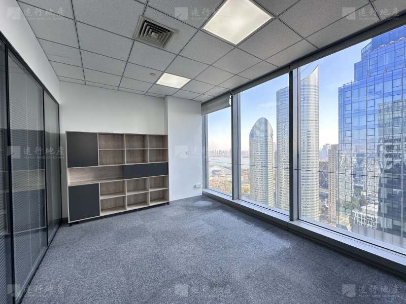 圣奥大厦超高区500平办公室丨正对电梯丨双面采光丨家具全带_1