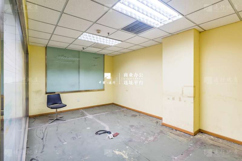 苏州街办公室丨精装修带家具丨户型方正采光足丨正对电梯_3