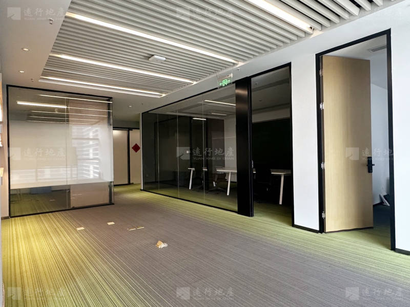 亦庄核心区地铁口写字楼 精装修办公室正对电梯 随时看房起租_8