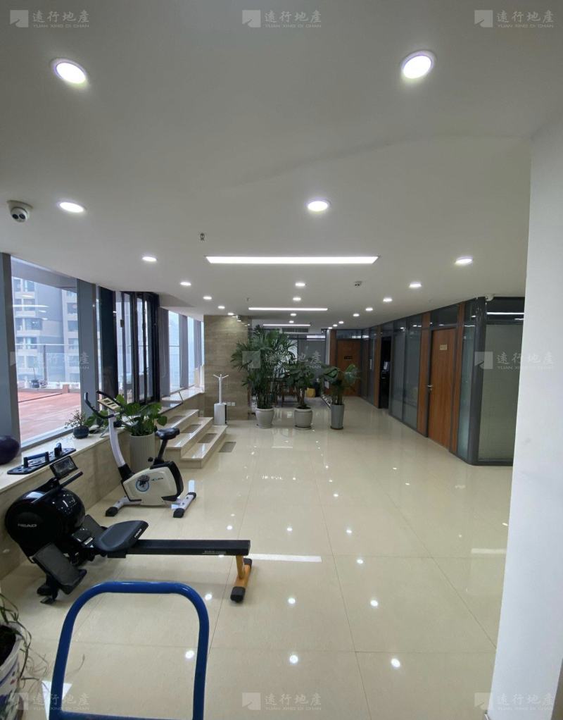 晋阳街体育路丨君威国际金融中心丨455平米精装修带家具_8