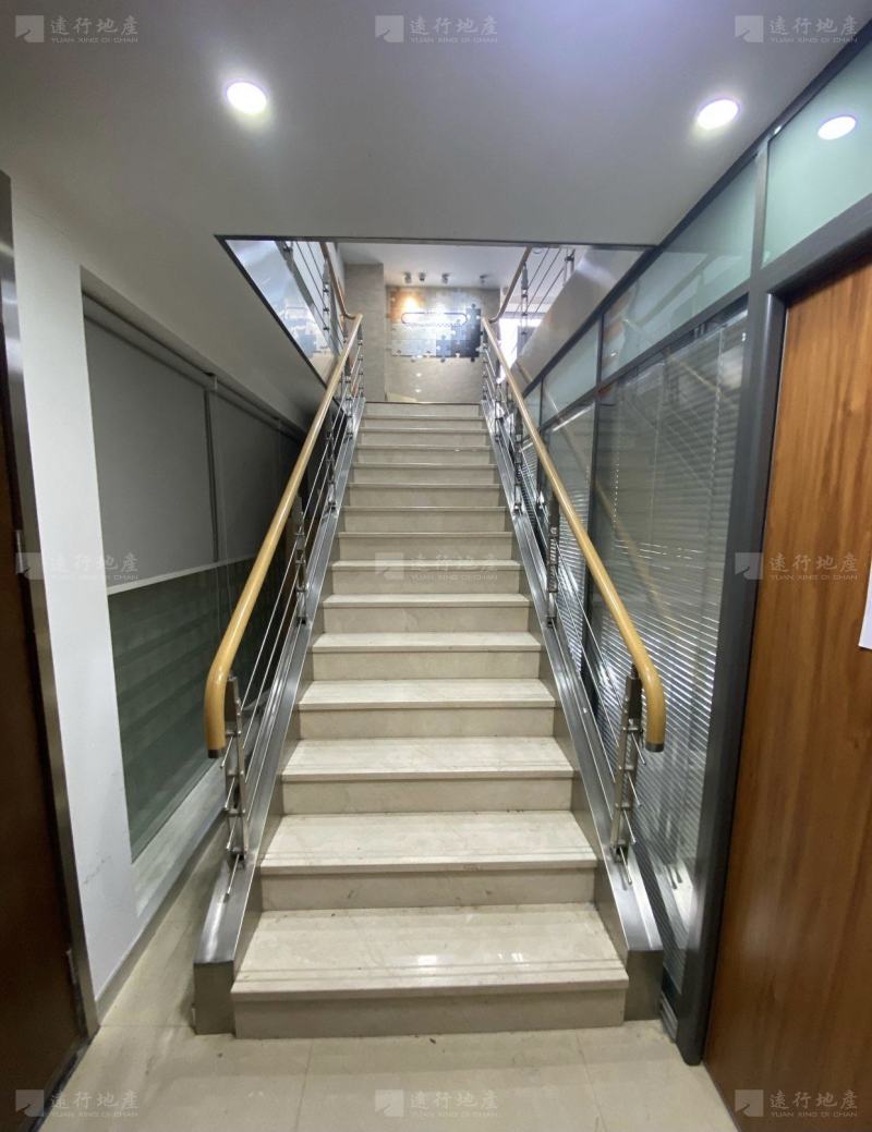 晋阳街体育路丨君威国际金融中心丨455平米精装修带家具_10