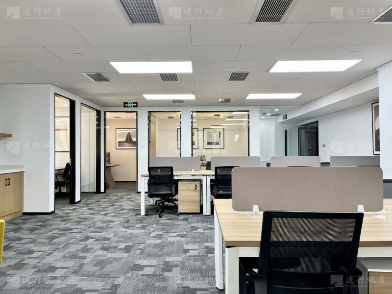 优质的办公环境 多功能会议室 楼内设施完善_9