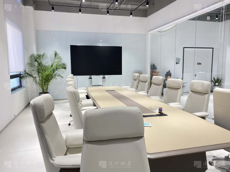 杭州地标项目 来福士超高楼层 特价出租 办公室家具齐全_1