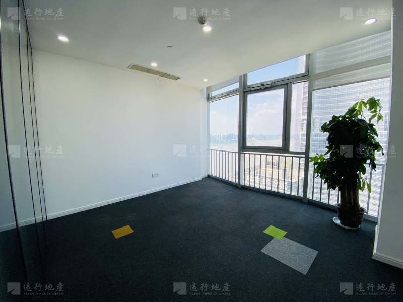 高区半层一线江景 正对电梯口带家具 华峰国际写字楼出租_3