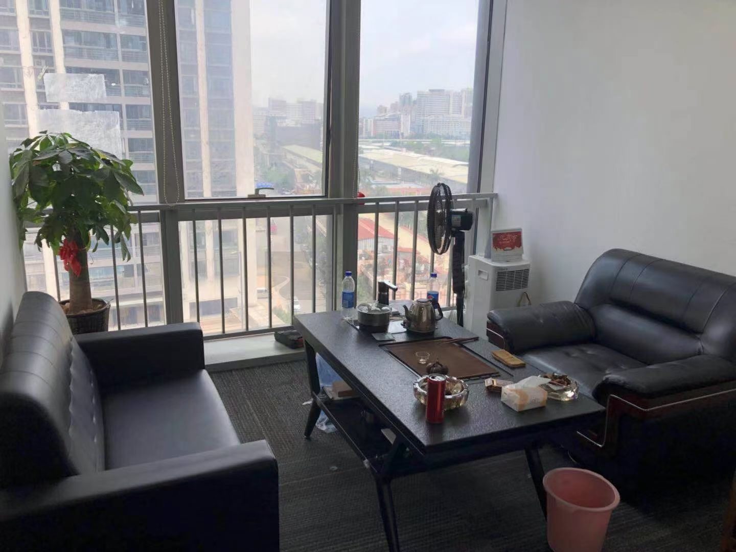 珠江新城富力盈盛大厦340方带家具办公室出租_5