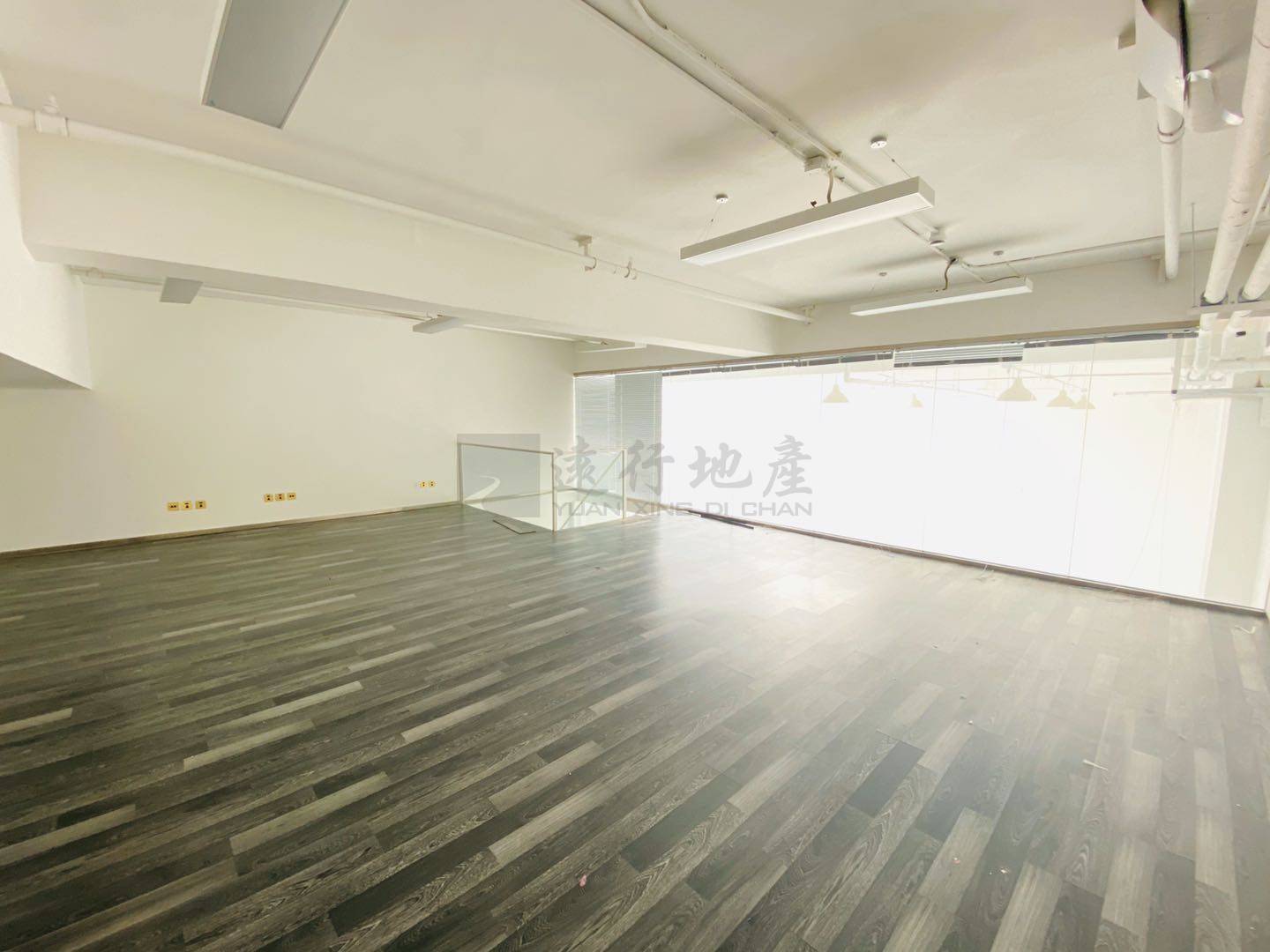 创意园区 精装修复式办公室 高挑空300平 办公室_8