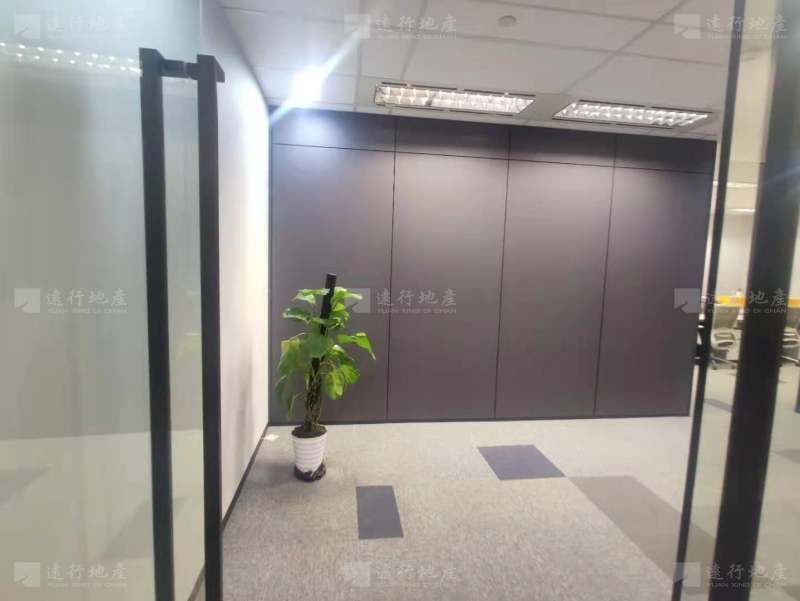 陕西南路站淮海国际广场500平精装带家具，正对电梯_4