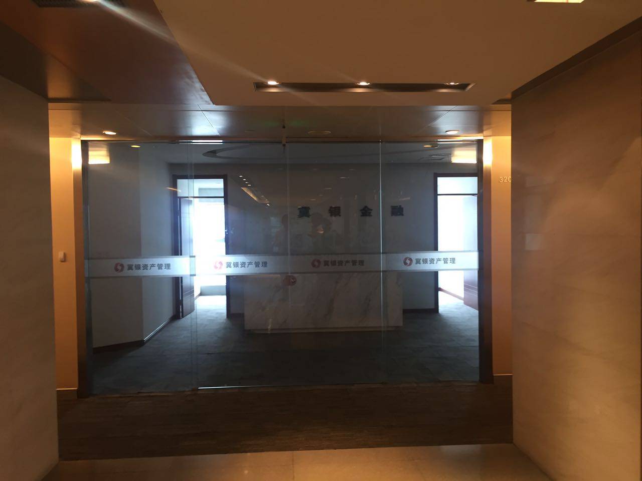 恒隆广场豪华精装修近地铁拎包入住正对电梯。_8