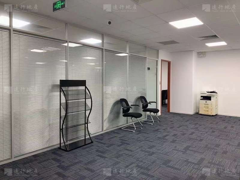 中海国际中心 高区正对电梯 拎包办公 豪华装修_1