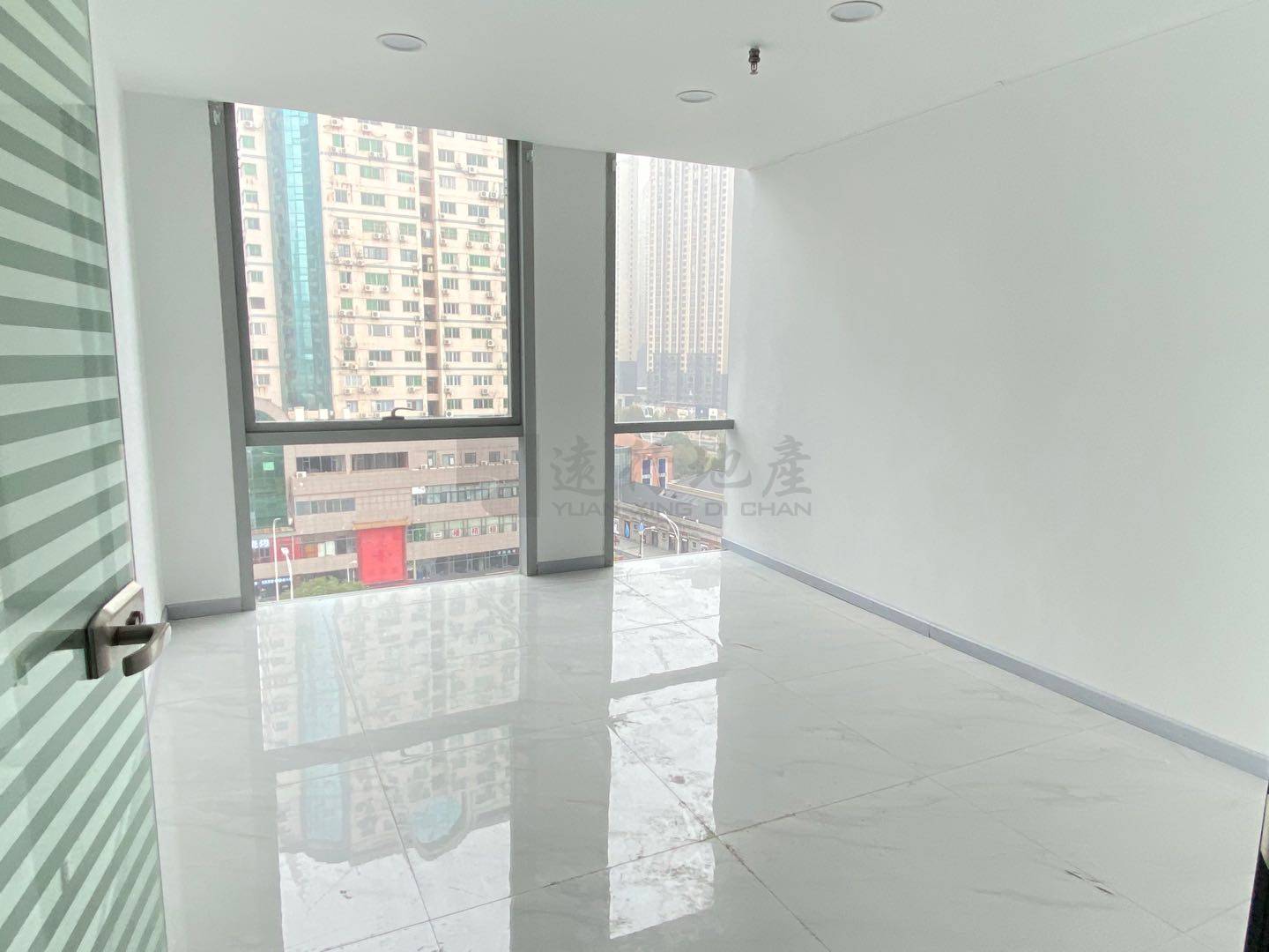 武汉中海大厦精装200平 随时看 户型方正 近地铁_3