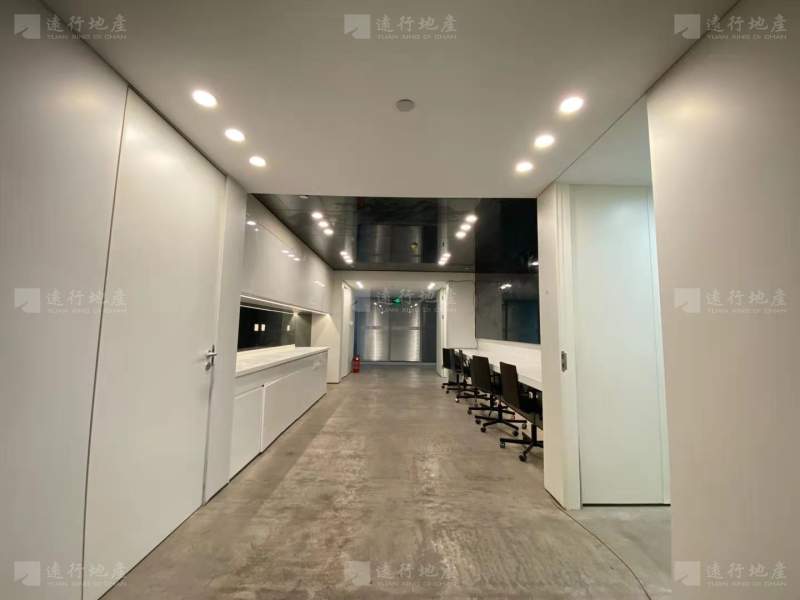新街口商圈 南京国际贸易中心 精装修带家具拎包办公_4