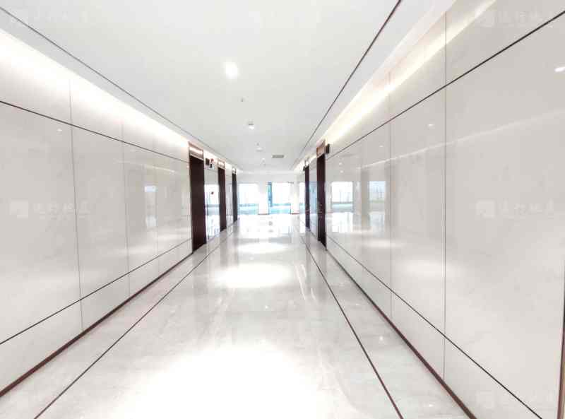 华地金融中心 大通铺 正对电梯口户型 可自己装修_5