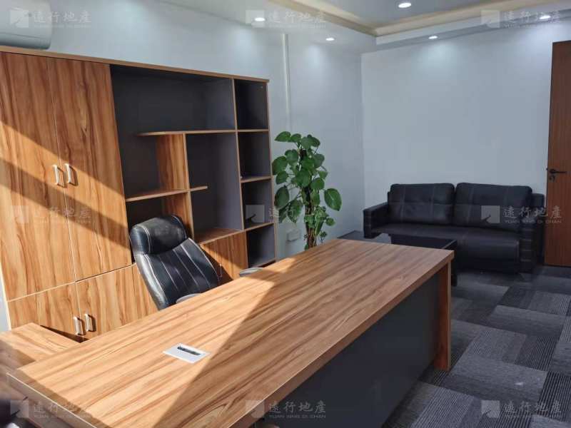 光谷总部国际 精装带家具 随时看房300平 超划算_2