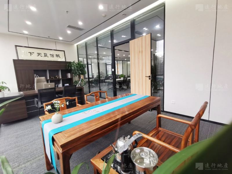 誉峰国际中心 400平精装带家具 拎包入住 户型好_3