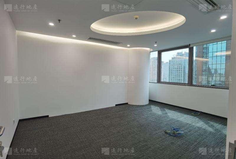 SOHO东海广场，精装修带家具户型方正，正对电梯_2