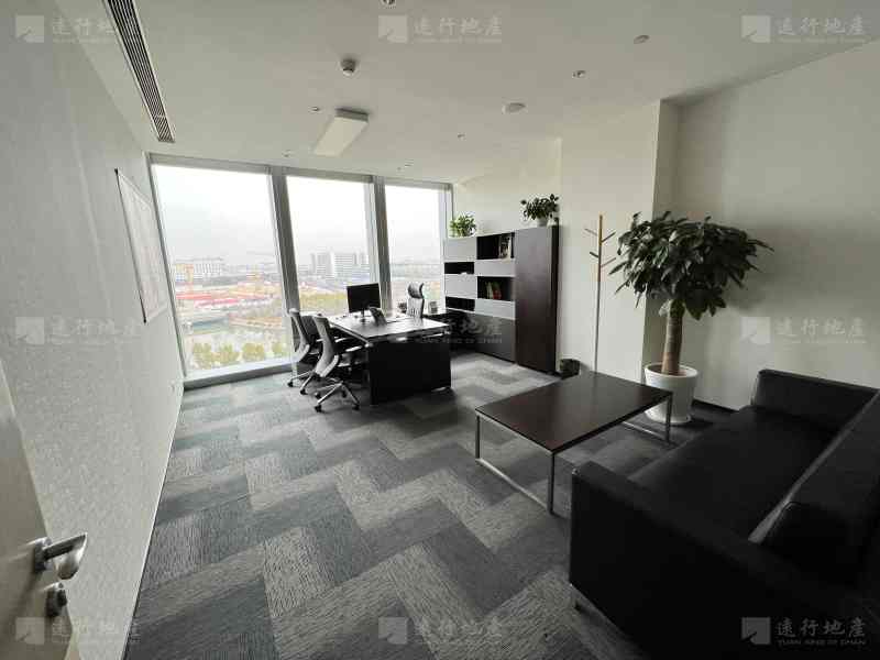上海金融CBD中心358平精装修！对电梯厅看三件套_4