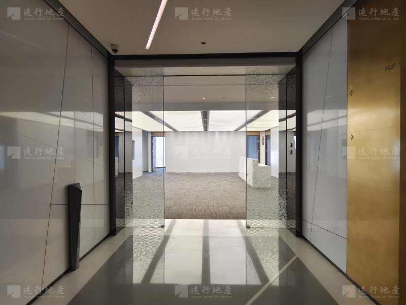 迈科商业中心正对电梯口精装可随时入驻正对电梯口_2
