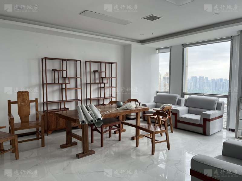 世纪广场300平 精装修带家具 正对电梯口户型方正_1