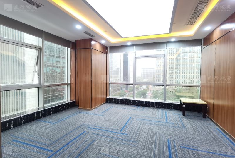 高新区中国太平金融大厦 精装带家具 正对电梯_1