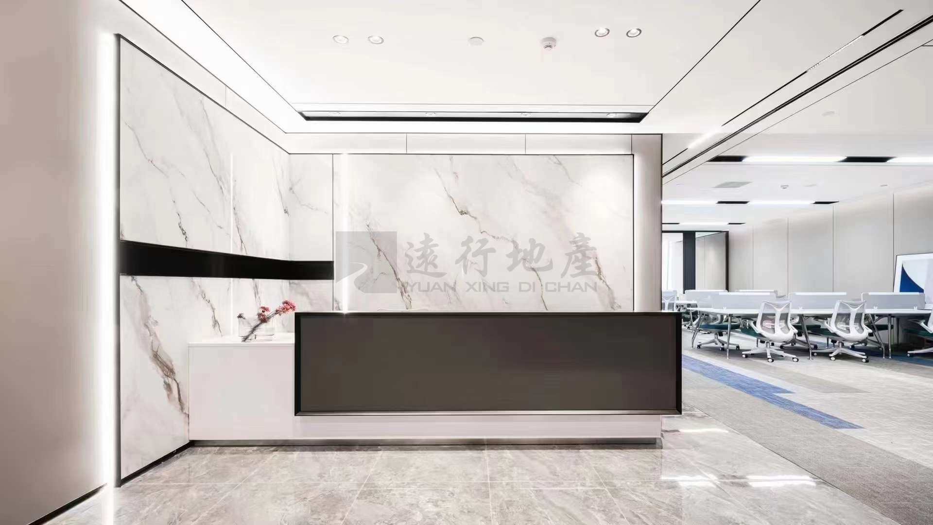豪华装修免费送！稀缺户型正对电梯新上海国际大厦！_1