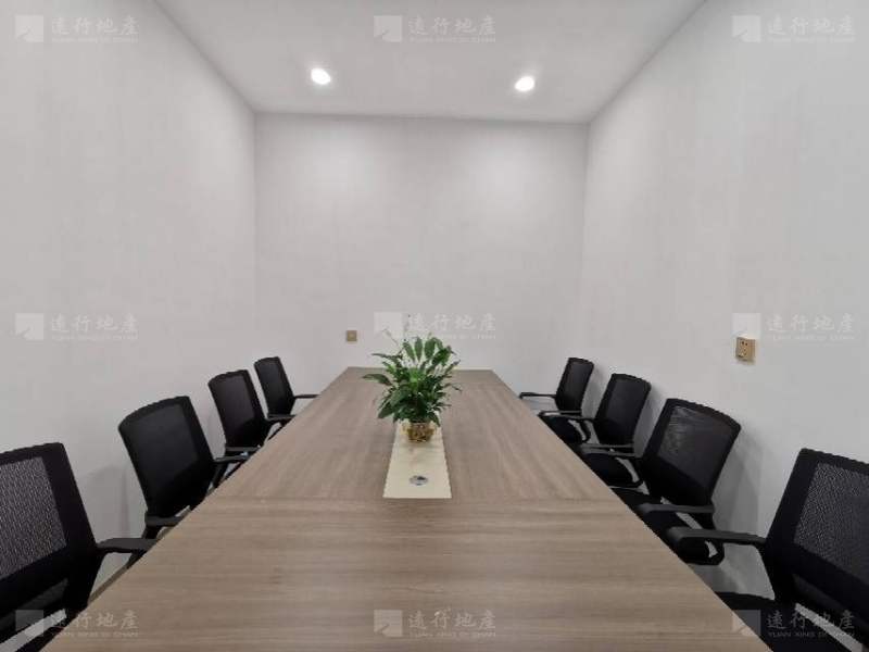 业主直租 麒龙商务港 200平带家具 离贵阳北站近_1