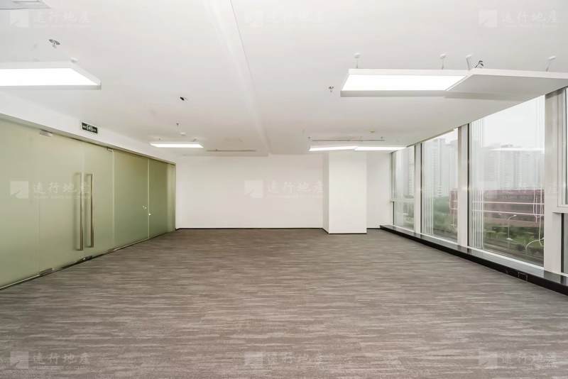 望京 福泰中心 四面采光 整层办公室出租 随时看房_5